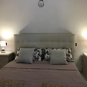 Appartement Elegante Monolocale Al Centro Del Paese, Teulada
